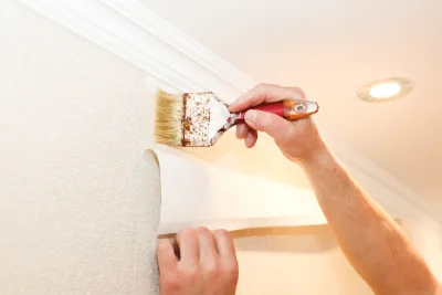 Pose de papier peint à Gressey — revêtements muraux et toiles de verre